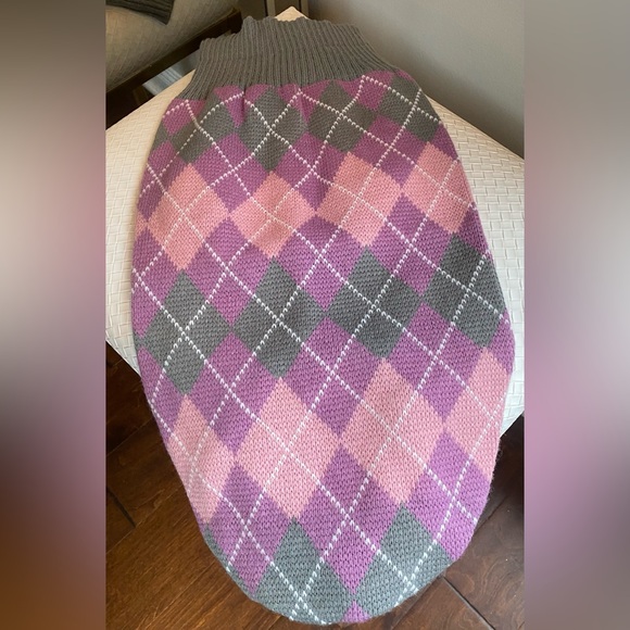 Argyle Dog Sweater - For Dogs Up to 25lbs - Picture 2 of 7